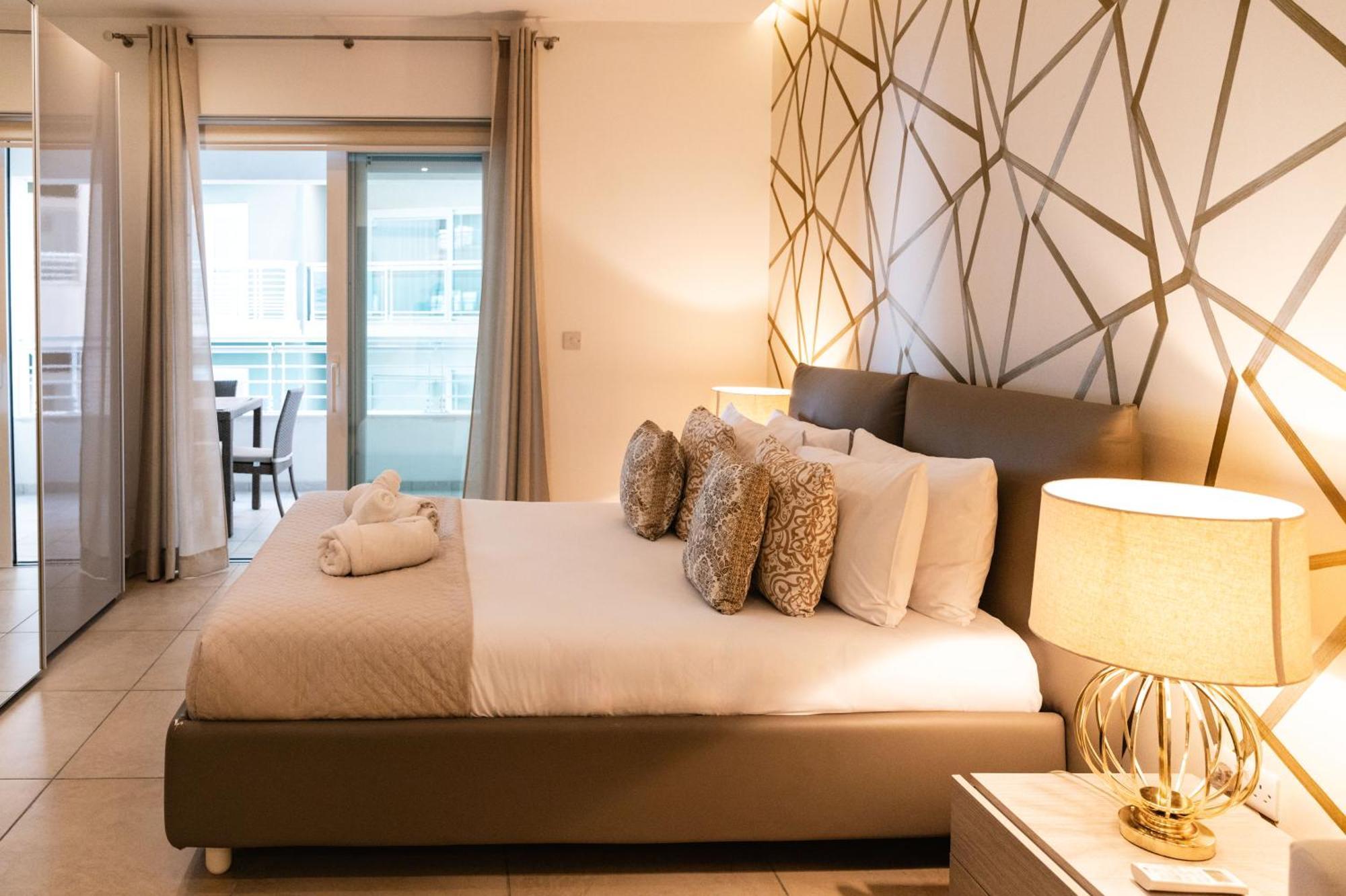 Luxury Seafront 3Br With Pool By Arcobnb Sliema Exterior photo